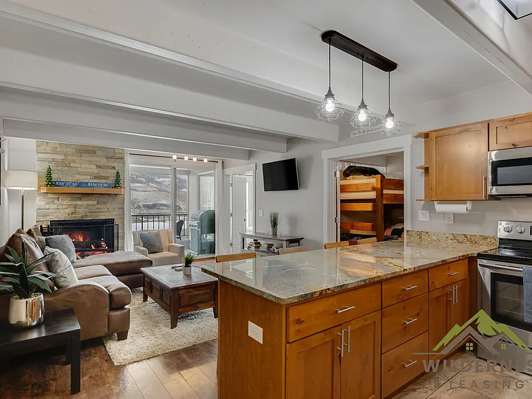 220 E La Bonte St #B — Photo 3