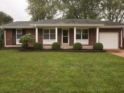 708 La Bonne Pkwy, Manchester, MO, 63021