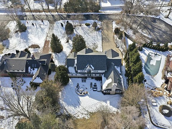 5th image of 10050 W 127th St