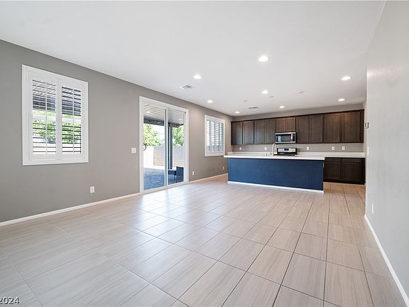 3rd image of 4645 Scent St