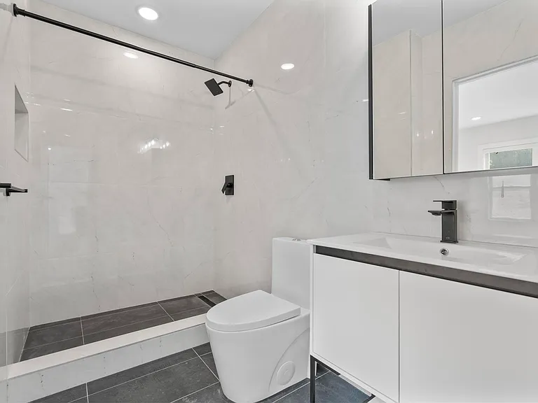A55 Tunxis Ave #106 — Photo 30