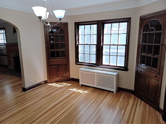 4th image of 2100 Girard Ave S Unit 1