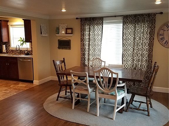 4th image of 2612 Linden Ln