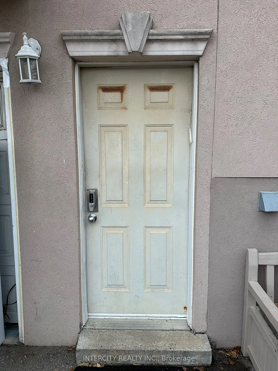 Building Photo - 222 Combe Ave #2