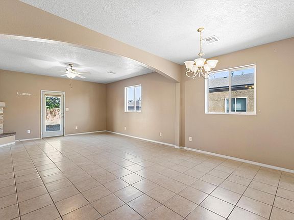 4th image of 6708 Mountain Hawk Loop NE