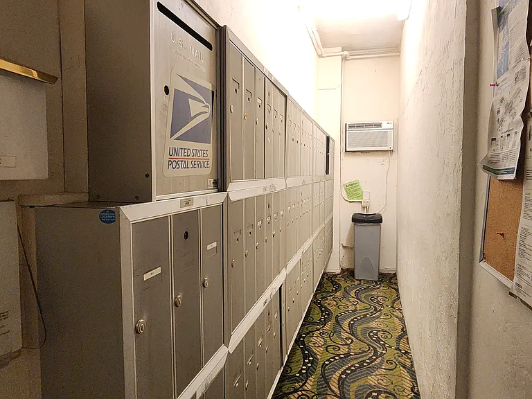 255 W 24th St #231 — Photo 42