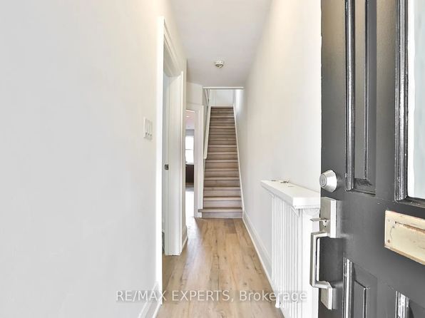 659 Vaughan Rd #C03, Toronto, ON M6E 2Y4