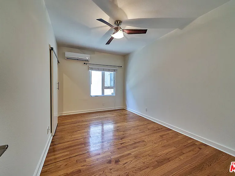 614 N Genesee Ave — Photo 15