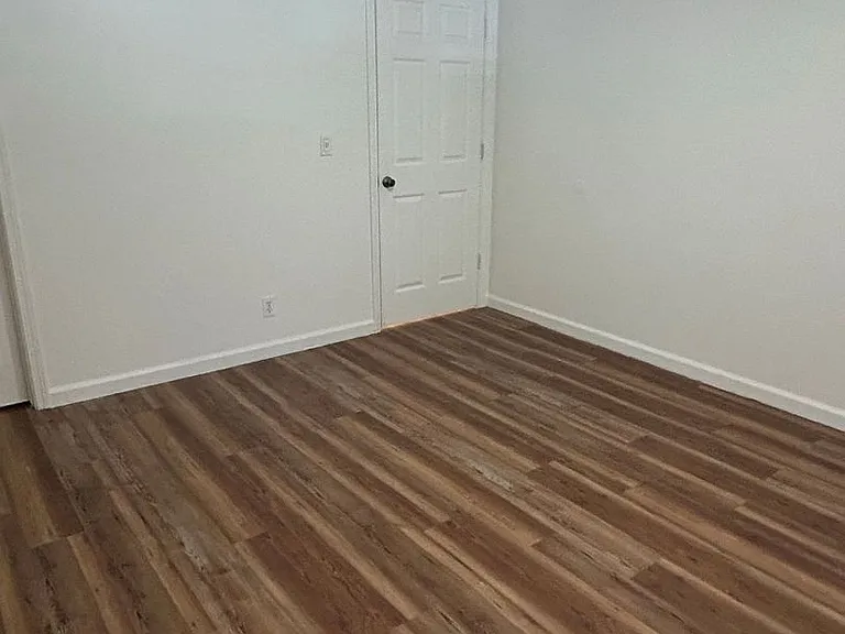 725 W 4th Ave — Photo 14