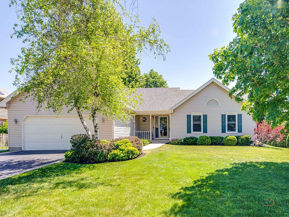 1st image of 317 Wooded Knoll Dr