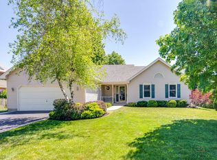 317 Wooded Knoll Dr, Cary, IL 60013