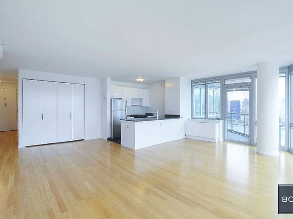 5th image of 4545 Center Blvd APT 2610