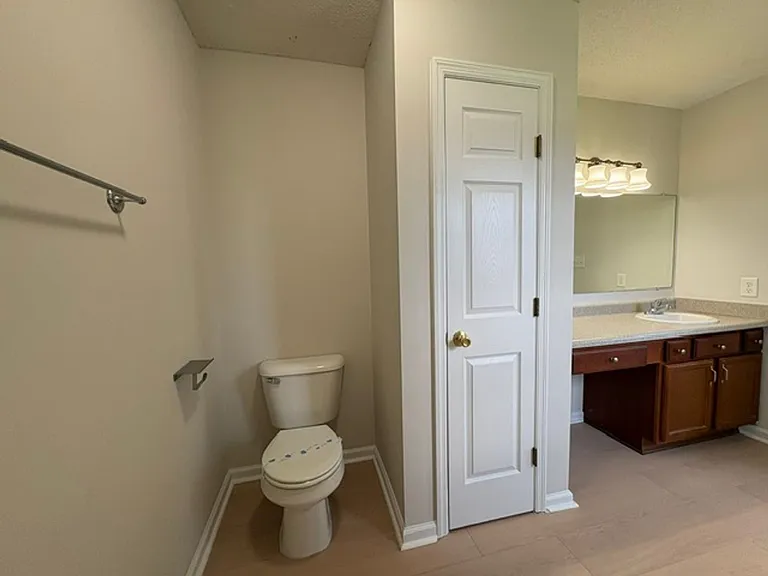 302 Mann St — Photo 12