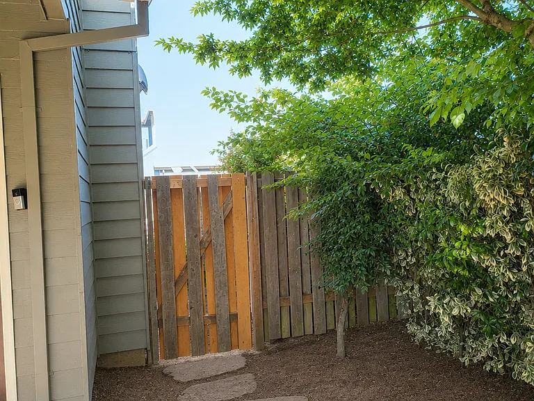 2228 SE Decade Ct — Photo 34