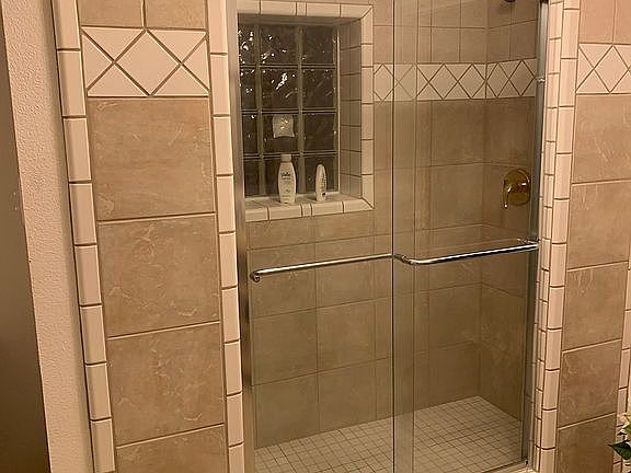 3rd image of 646 Summerwood Dr