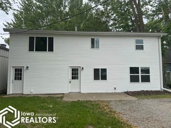 704 E Stewart St, Centerville, IA 52544