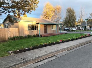 400 Holbrook Ln, Creswell, OR 97426
