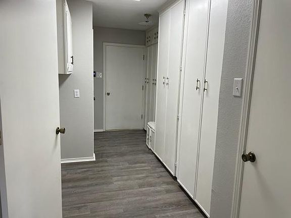 5th image of 109 Cedar Springs Blvd