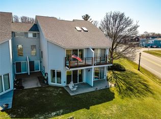 208 Park Ave APT 9, Conneaut, OH 44030