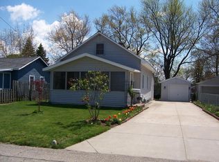 1414 Mason St NE, Grand Rapids, MI 49503