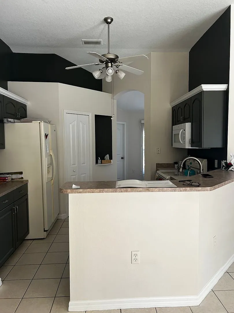Deltona Lakes — Photo 2