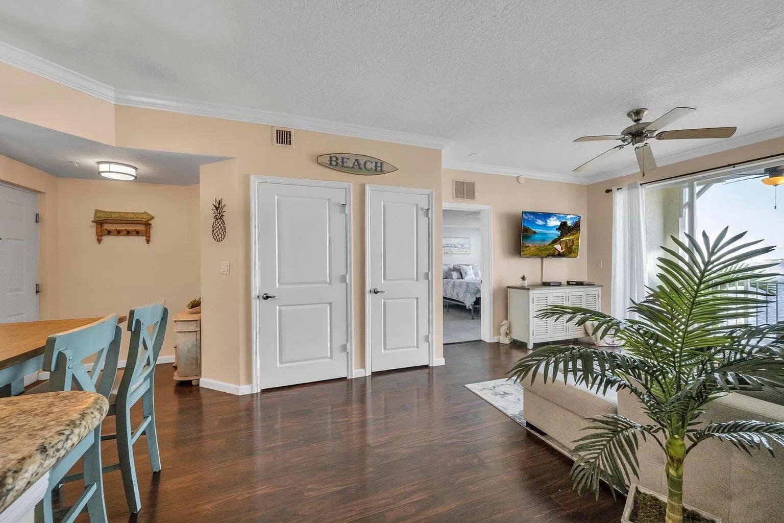 975 NW Flagler Ave — Photo 4