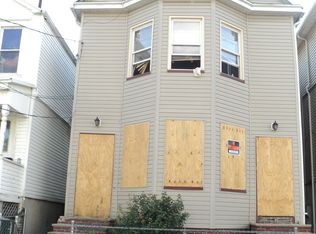 126 Court St, Elizabeth, NJ 07206