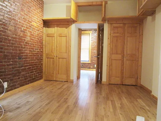 Rented by City Connections Realty | media 8