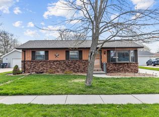 2212 Henry St, Neenah, WI 54956