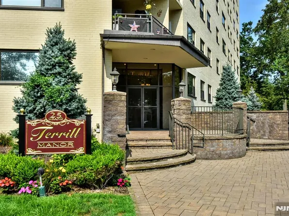25 Grand Ave APT 2J, Hackensack, NJ 07601