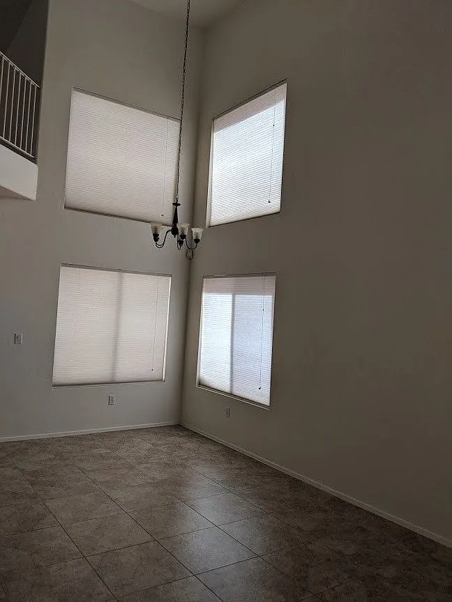 3 bed, 2.5 bath, 1765 sqft, $1,840 — Photo 3