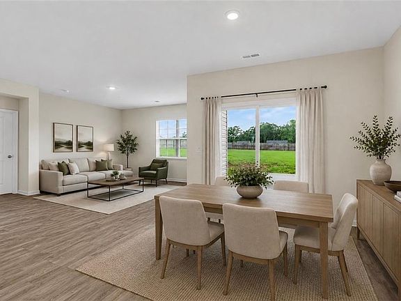 4th image of 620 Hickory Point Dr