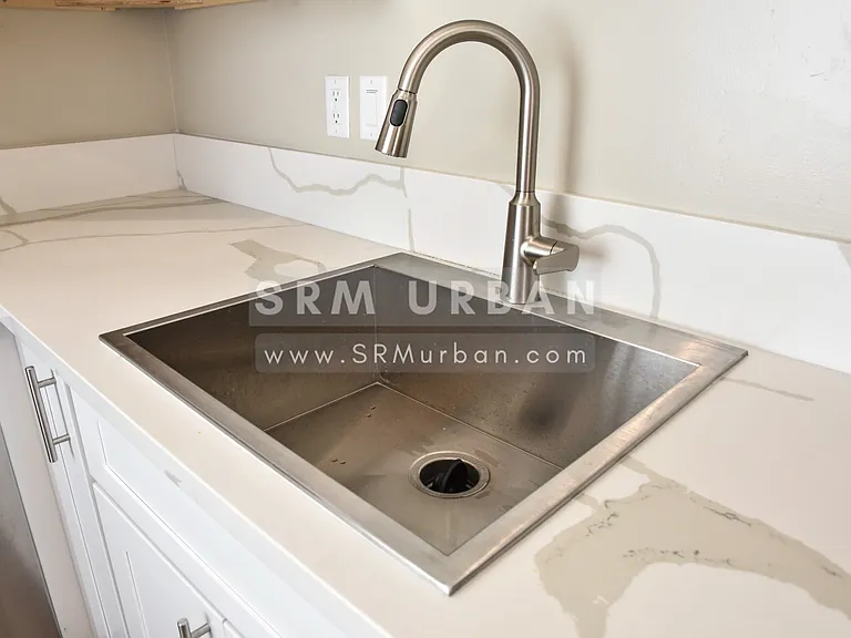 438 W Date St #1 — Photo 2