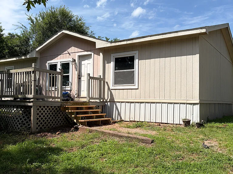 1200 S Birch St — Photo 1