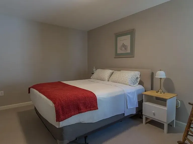 50 Barrington Ave #502 — Photo 5