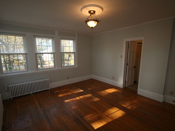 5th image of 216 Lowell St #4