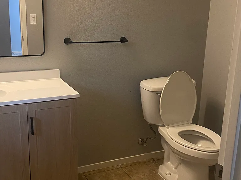 2460 Avignon Cir — Photo 8