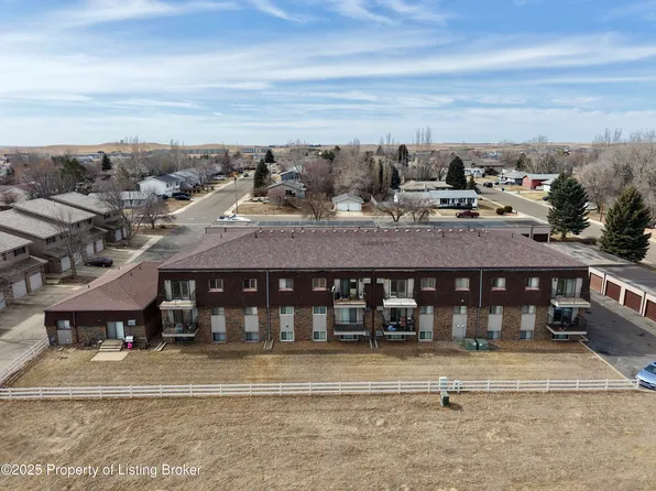665 23rd St W APT 3, Dickinson, ND 58601