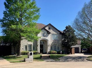 9823 Honeysuckle Dr, Frisco, TX 75035