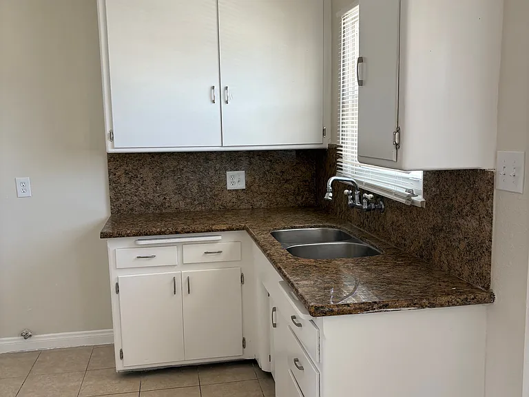 3571 Beechwood Ave #K — Photo 7