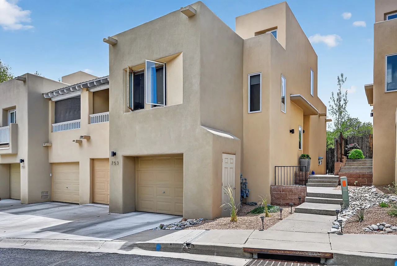 3 bed, 2.5 bath, 1850 sqft, $3,450 — Photo 4