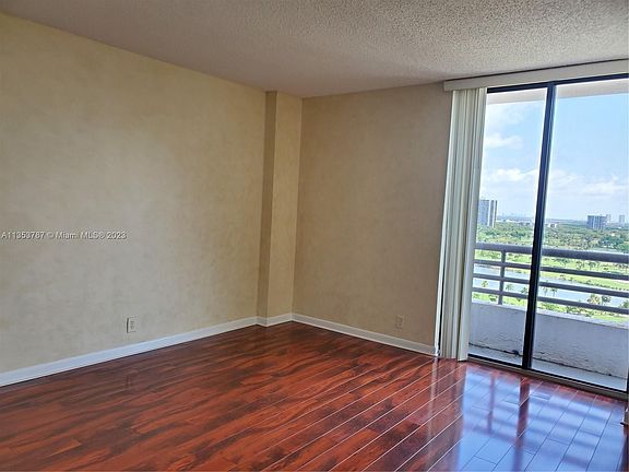 5th image of 3300 NE 191st St APT 1611