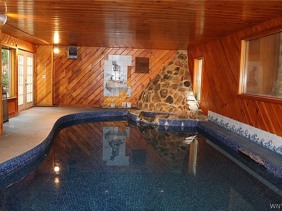 3rd image of 7132 Taylor Rd