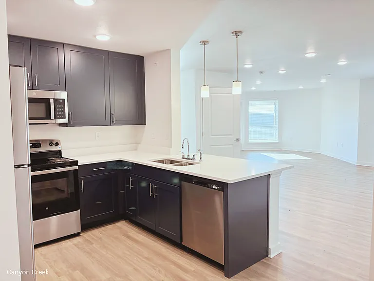 25231 W 100th St — Photo 27