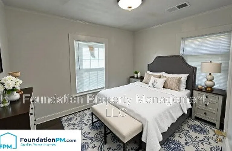 2569 Henderson St — Photo 12