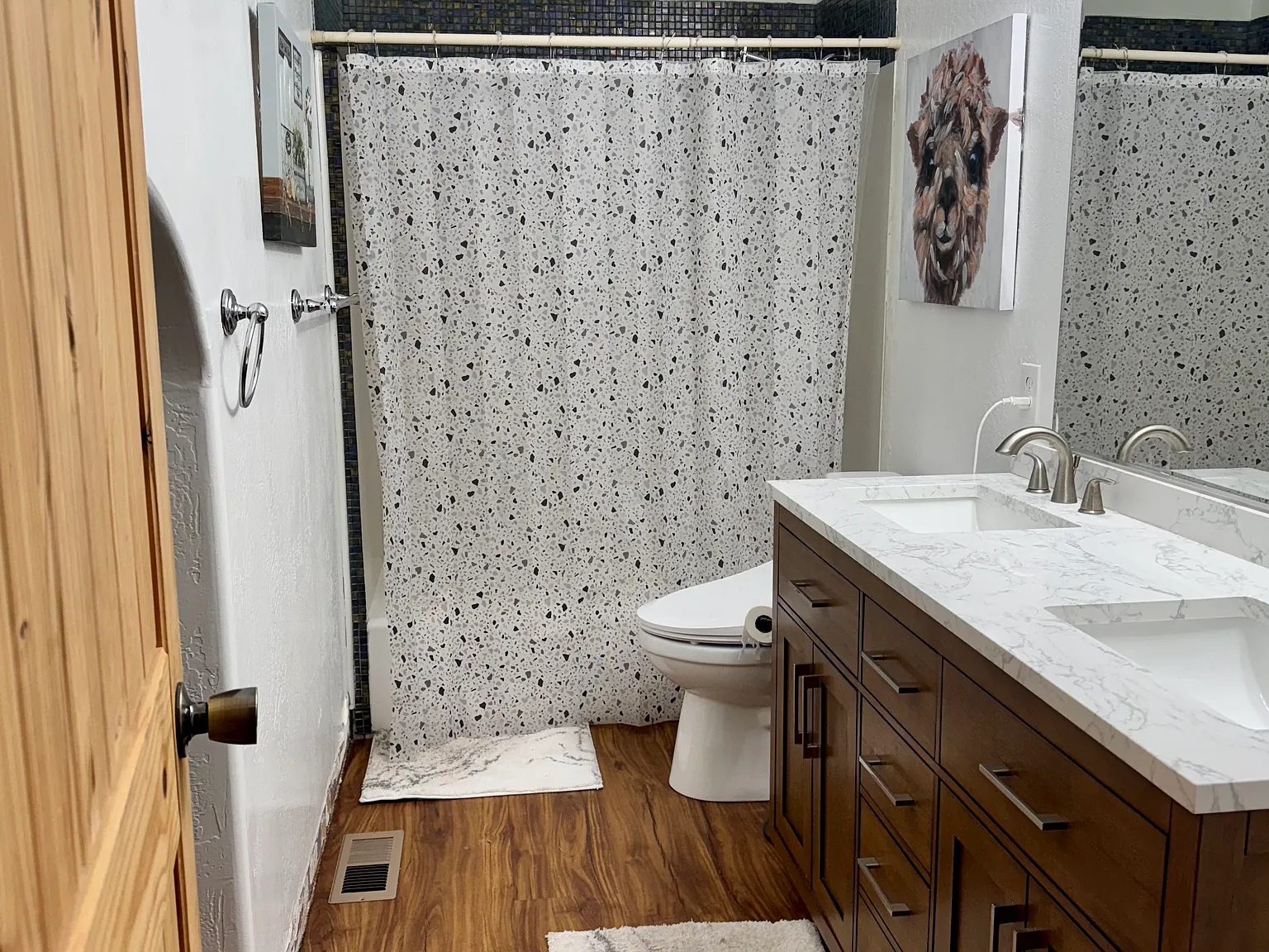 3 bed, 1900 sqft, $3,350 — Photo 2