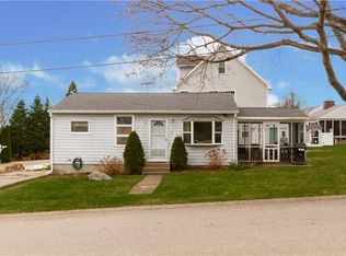 26 Richard Smith Rd, Narragansett, RI 02882