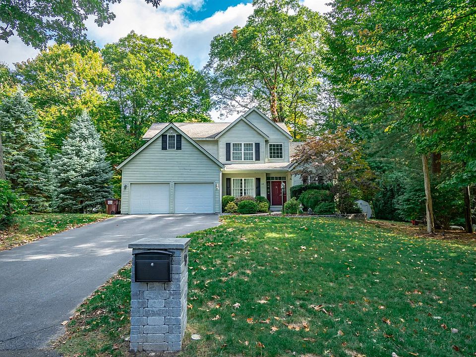 1st image of 13 Newport Dr