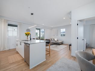 660 Cawston Ave #514, Kelowna, BC V1Y 9M1
