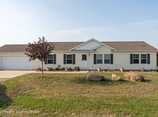 12210 Buffalo Hills Dr, Watford City, ND 58854